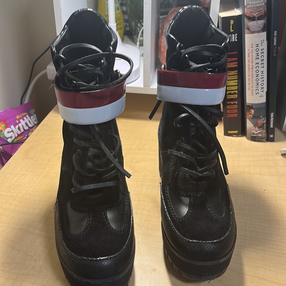 Louis Vuitton platform black boots with a red and white strap - Picture 2 of 4